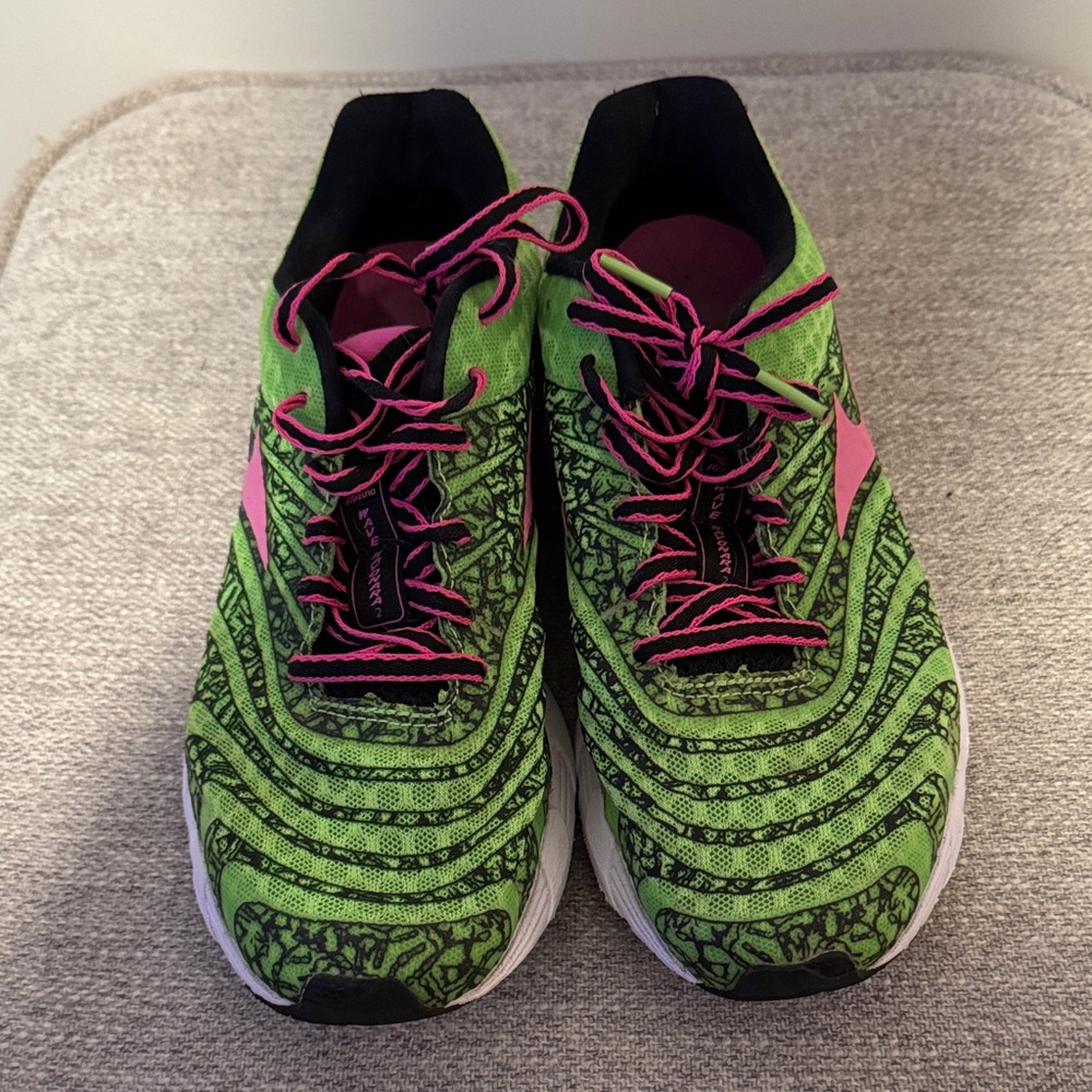 Mizuno Women's Vibrant Green and Pink Athletic Shoes - Picture 2 of 4
